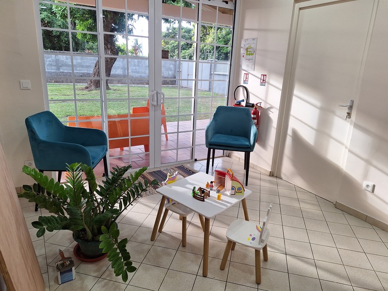 4-UAPED – Salle d&rsquo;attente intérieure